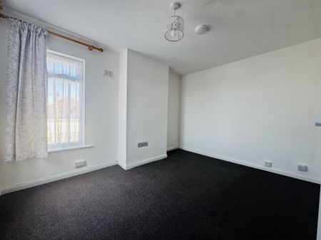 Commercial Road, Kettering - Photo 3