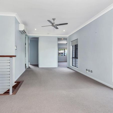 Luxury Living | Private pontoon fitting 40 ft boat - Photo 3