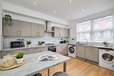 1 bedroom in a house share to rent - Photo 5