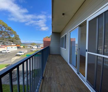 Convenient Location - 2 Bedrooms - 1 Bathroom - Photo 1