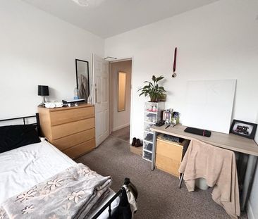 Room in a Shared House, Bellevue Road, SO15 - Photo 4
