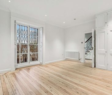 Beautifully renovated Georgian house overlooking the river Thames - Photo 4