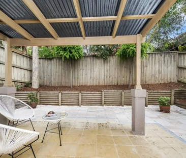 SPECTACULAR TOWNHOUSE IN THE HEART OF CASTLE HILL - Photo 5