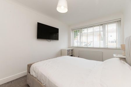 3 bedroom ground floor maisonette to rent - Photo 3
