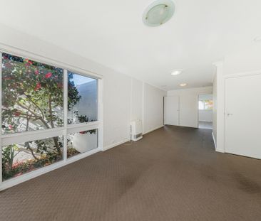 Spacious Living In The Heart Of Hackett - Photo 5