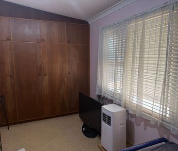 5 Beds, Large block - Short/Mid-term rental - Photo 4