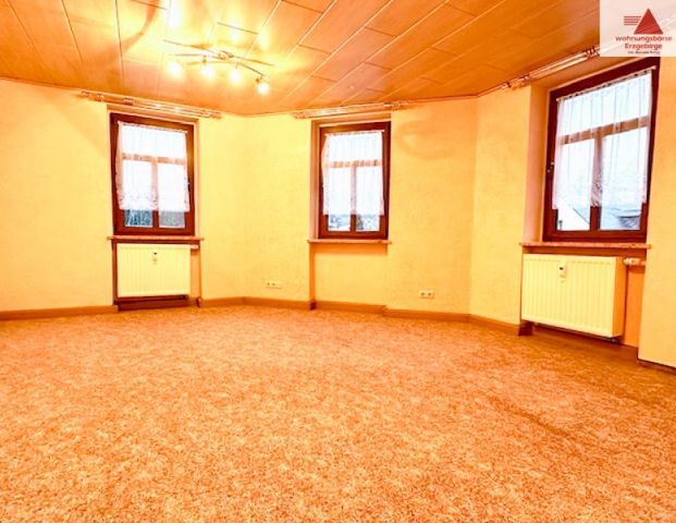 Modernes Tageslichtbad mit Dusche - Einbauküche - 3-Raum-Wohnung in Schlettau im Dachgeschoss! - Photo 1