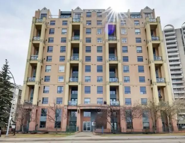 Stunning 2-Story Condo with Panoramic Views | 504 - 10855 Saskatchewan Drive Northwest, Edmonton - Photo 1