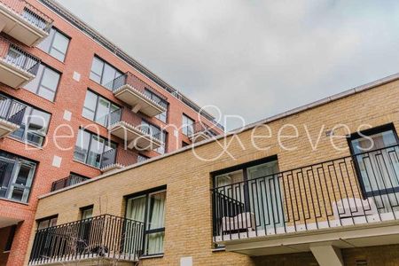 Royal Arsenal Riverside, Thunderer Walk, SE18 - Photo 2