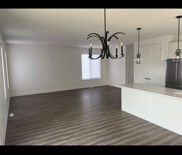 For Lease - 23 Welch Court, St. Thomas, Ontario - Photo 1