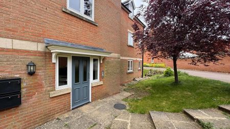 2 bedroom ground floor flat to rent - Photo 3