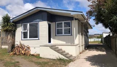 Two Bedroom Unit in Western Heights! - Photo 4