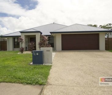 4 Bed, 3 Living Room, Ducted Air and Alarm! - Photo 6