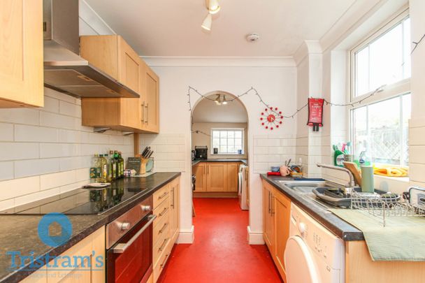 4 bed Semi-Detached House for Rent - Photo 1