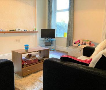 4 bedroom private hall to rent - Photo 2