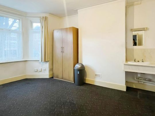 House to rent - Photo 1