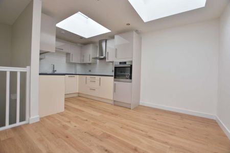 5, The Grosvenor House, Moortown, Leeds, West Yorkshire, LS17 6QD - Photo 5