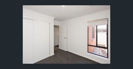 A Modern Family Home in Alfredton - Photo 3