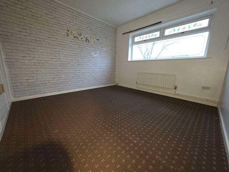 Radnor Green, West Bromwich, B71 - Photo 3