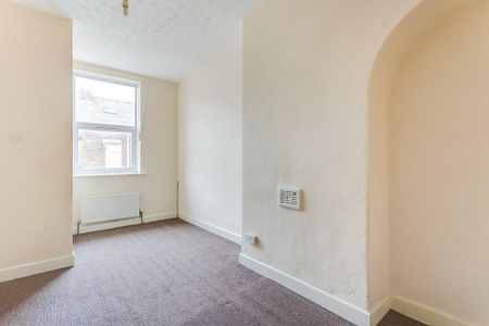 4 bedroom terraced house to rent - Photo 5