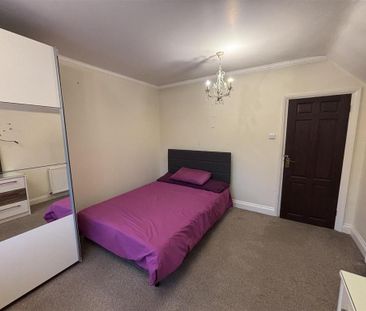 4 bedroom detached house to rent - Photo 6