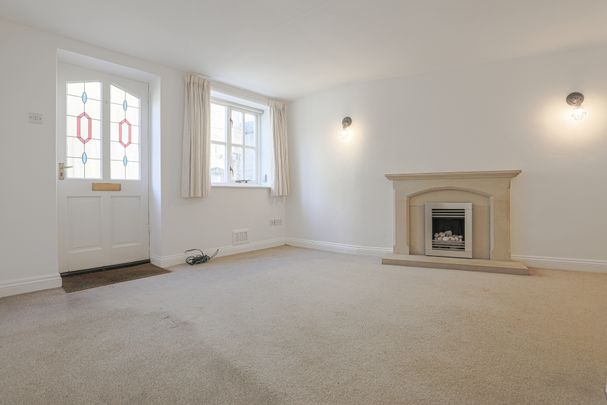 3 bedroom cottage with parking – central Stamford - Photo 1
