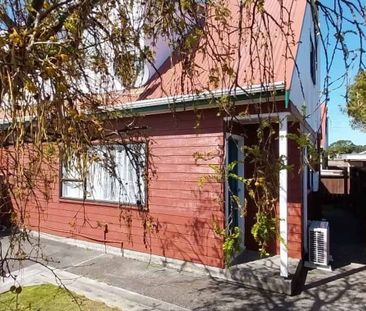 Alicetown Quality 3brm Townhouse - Photo 1