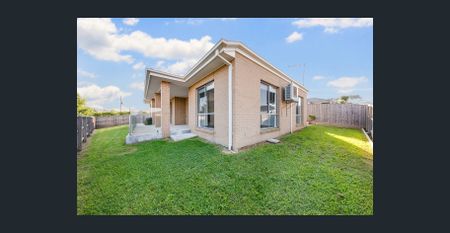 BEAUTIFUL FOUR BEDROOM HOME - Photo 4