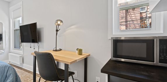 68 Sweetland Avenue - 3C - Photo 2