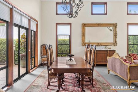 Luxury Home in Yarralumla! - Photo 2