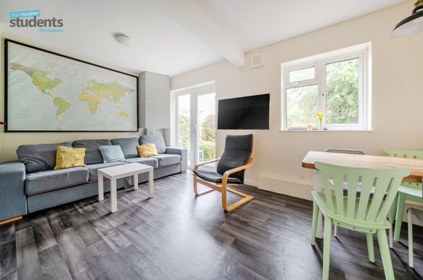 6 bedroom semi-detached house to rent - Photo 1