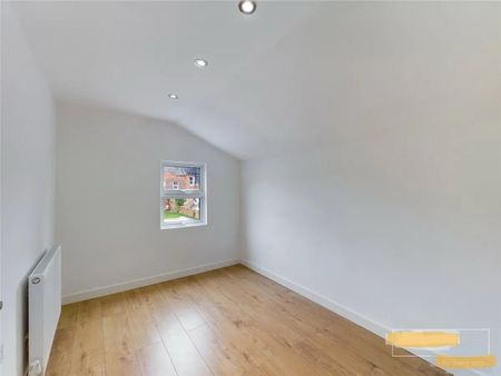 3 Bed Terraced House, Donnington Gardens, RG1 - Photo 4