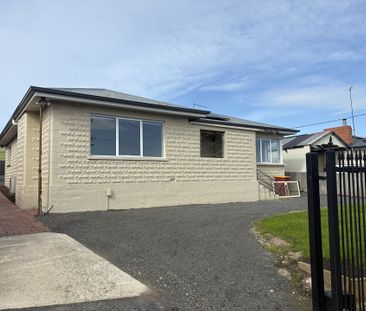 Feel at home, Living Here - Photo 2
