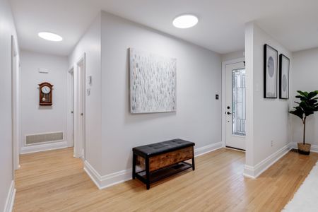 For Lease - 302 Avenue Road Unit# Main (Upper Level), Newmarket, Ontario - Photo 2