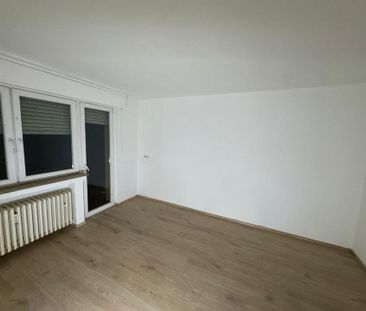 Renovierte Erdgeschoss Wohnung mit Balkon Zentral Essen - Photo 2