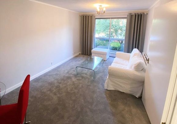 Roselle Court, Park View Road, Ealing, London - Photo 1