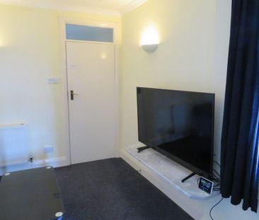 4 bedroom terraced house to rent - Photo 1