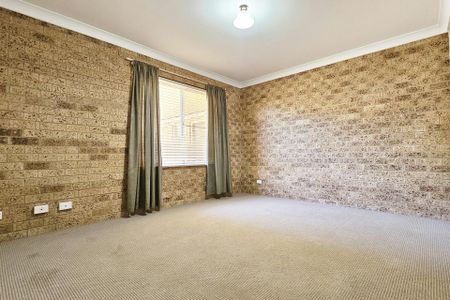 Comfortable Two-Bedroom Unit With A Courtyard - Photo 3