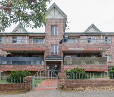 “Cosy Apartment Living in Bankstown” - Photo 6
