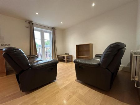 2 bedroom apartment to rent - Photo 3
