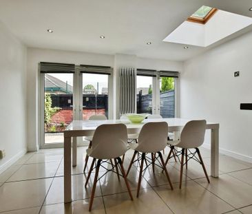 2 bedroom end of terrace house to rent - Photo 2
