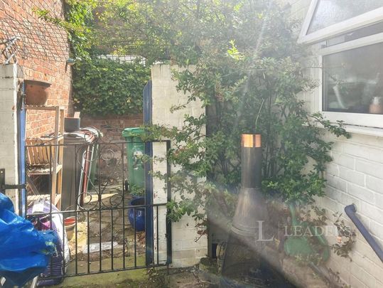 2 bedroom terraced house to rent - Photo 1