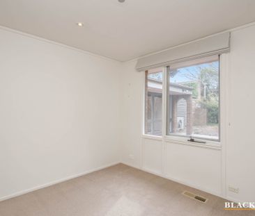 39 Barnet Close, Phillip ACT 2606 - House For Rent | Domain - Photo 3