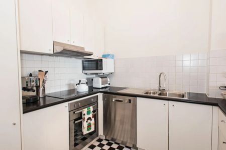 Amazing views over Albert Park - Photo 5