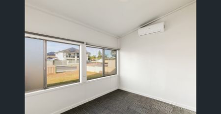 Beachside living - Photo 4