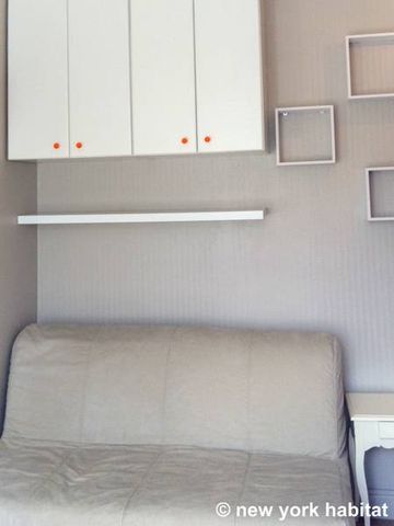 Logement à Paris, Location meublée - Photo 2