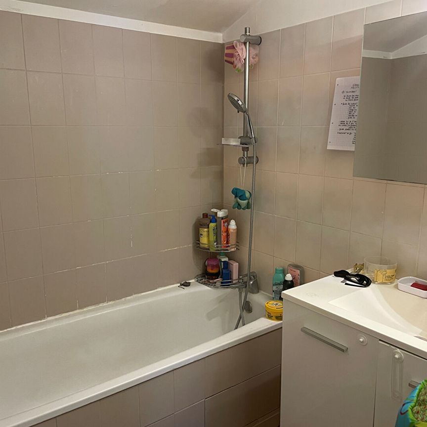 Appartement T3 avec place de parking - Photo 1