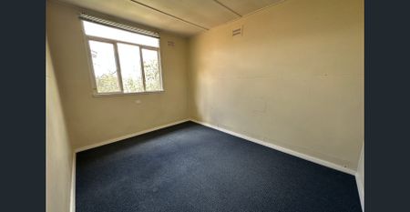 Cosy 3 bedroom home in Cooma North - Photo 4