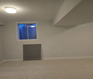For Lease - 205 Catnip Crescent, Kanata, Ontario - Photo 2