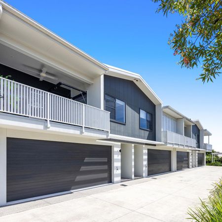 Modern Townhouse Moments from Buderim Village - Photo 4